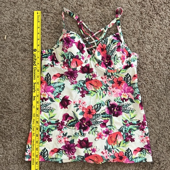 Swim top - Picture 2 of 6